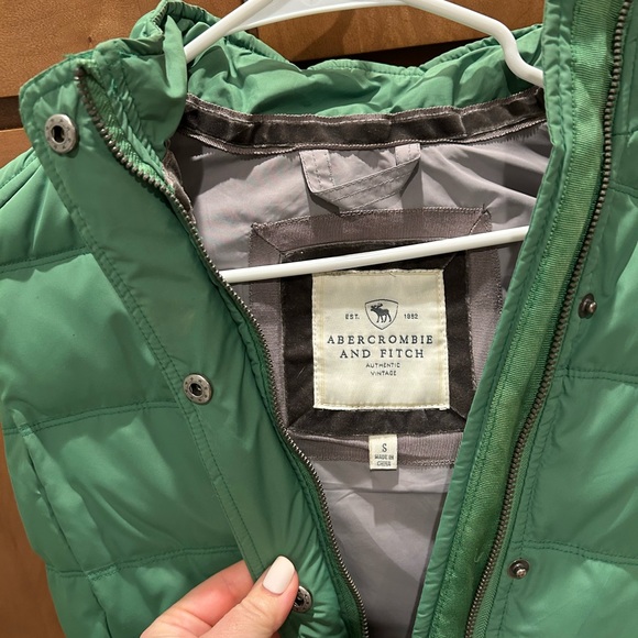 Vintage Abercrombie and Fitch hooded vest - Picture 2 of 9